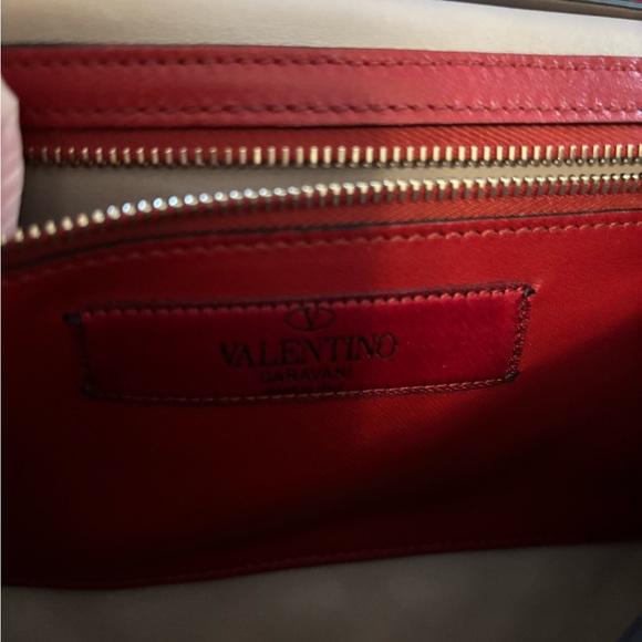 Valentino Garavani Poudre (Beige) Rockstud Quilted shoulder Bag, clutch, WOC - Picture 7 of 14